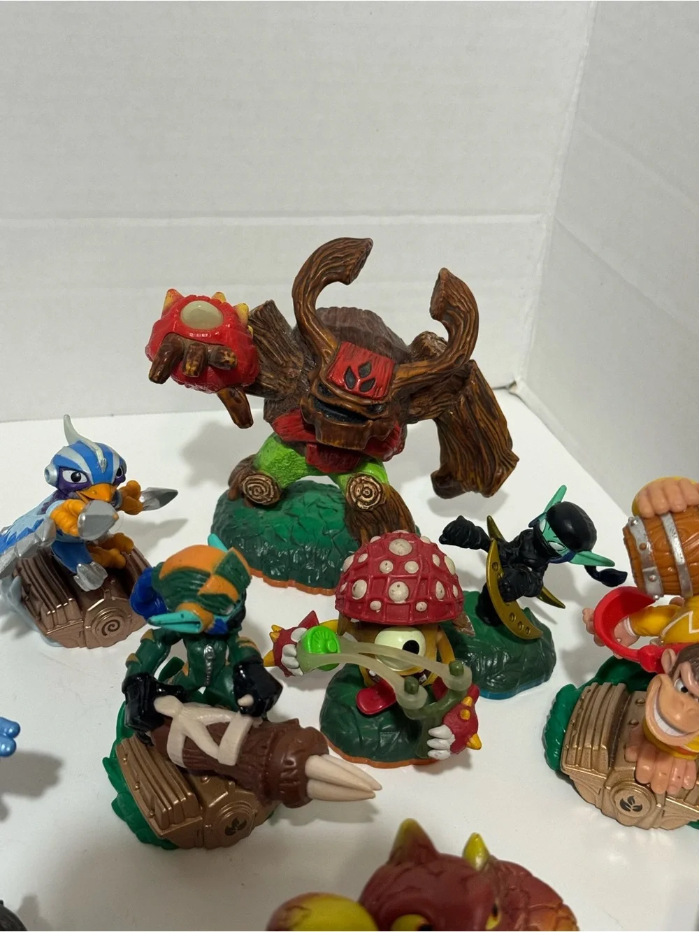 Skylanders 20 Piece Lot Figures Vehicles SuperChargers Trap Team Nintendo